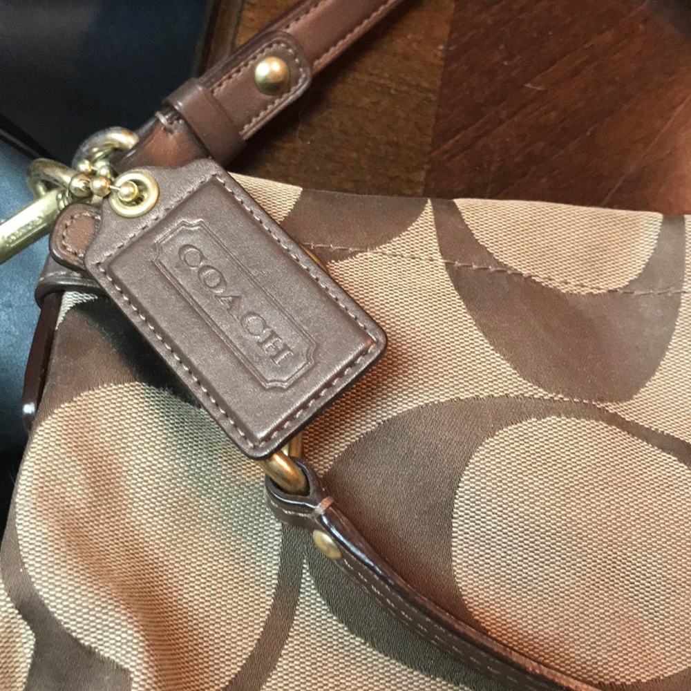 Medium size coach bag - Picture 2 of 6